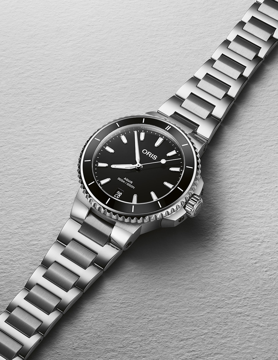 Reloj Aquis Date unisex 73377924154-0781905P